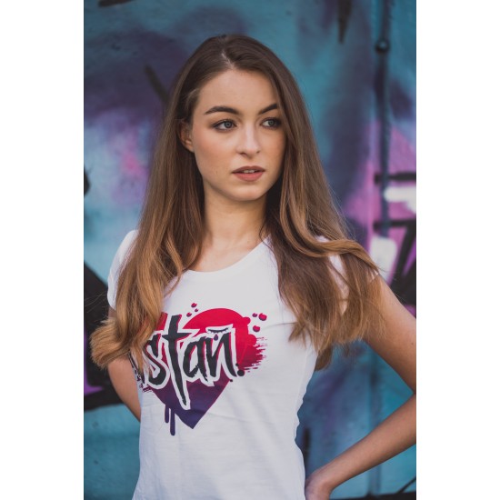 Dámske biele tričko s potlačou VSTAŇ