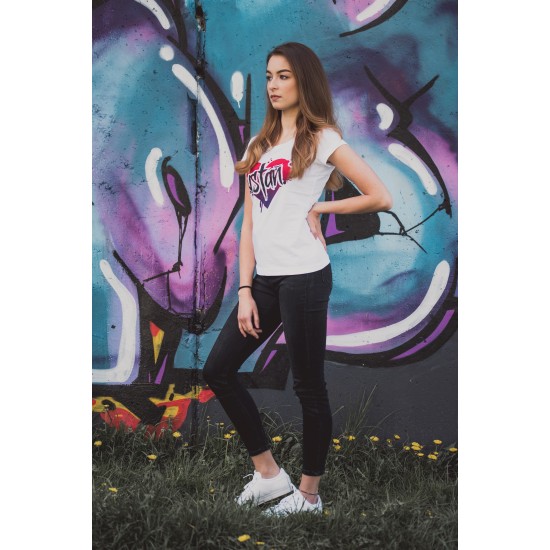 Dámske biele tričko s potlačou VSTAŇ