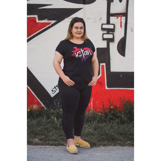 Dámske čierne tričko s potlačou VSTAŇ